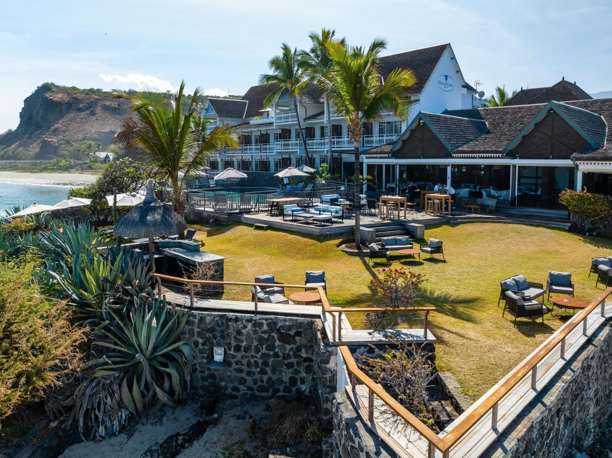 布康格努酒店 圣吉尔莱班 外观 照片